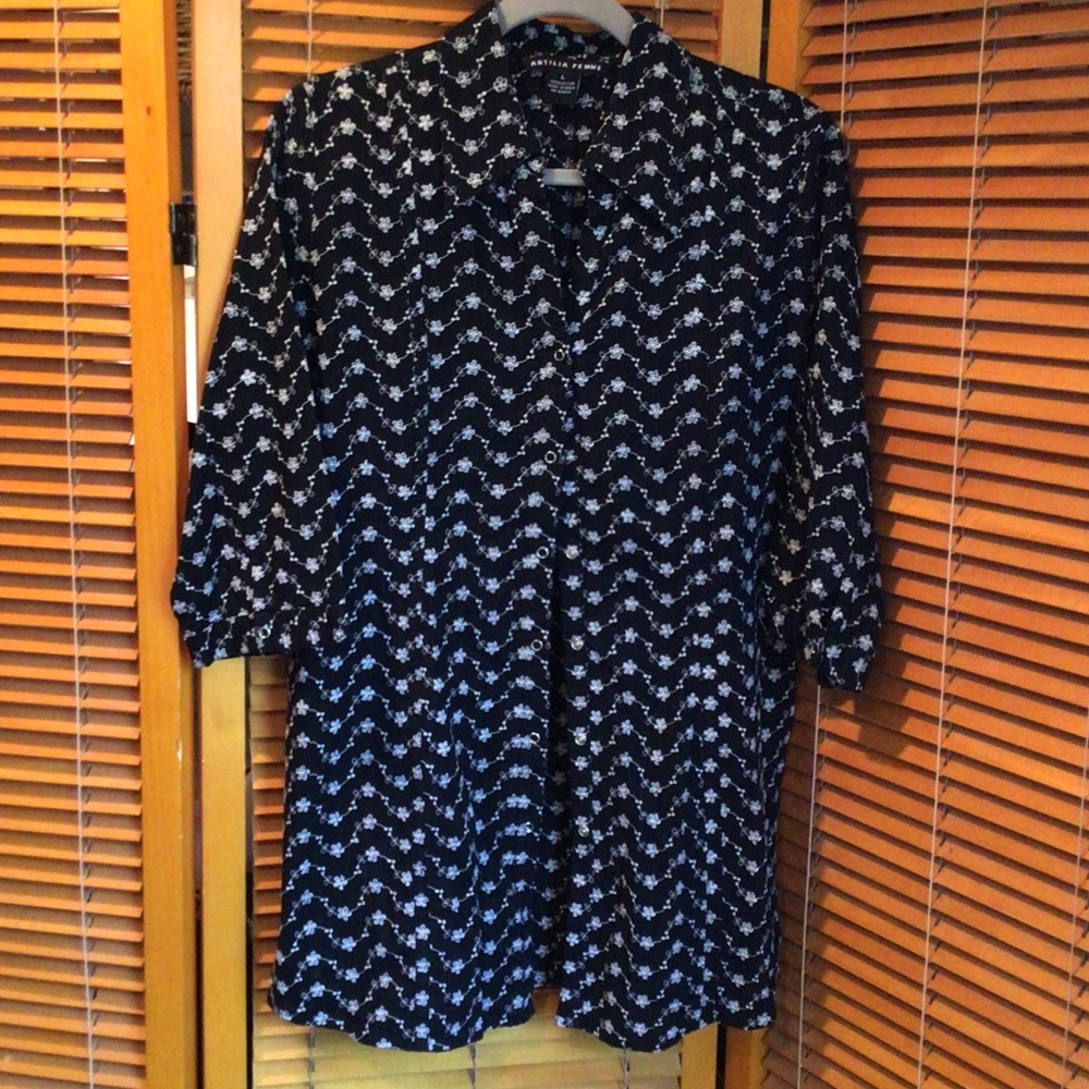 Antilia Femme Black Button-Down Shirt with White Floral Chevron Print